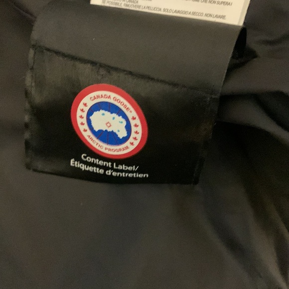 Canada Goose (Slim-Fit) - Picture 8 of 15
